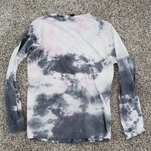 Gray and Black Long Sleeve Tie-Dye Tee with Crew Neck - Picture 6 of 6